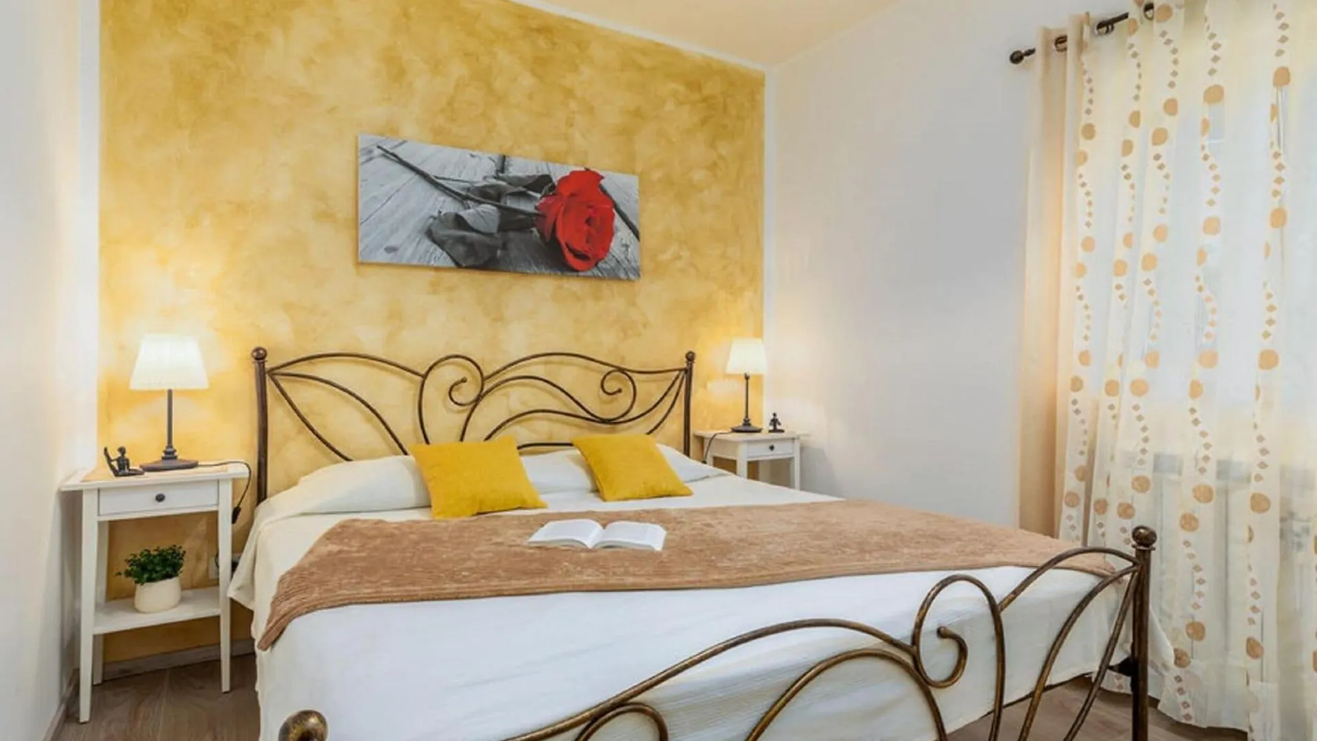 Stylish Villa With Swimming Pool And Garden Cepic